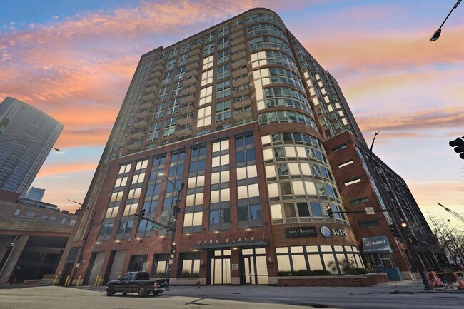 Primary Photo - 600 N Kingsbury St