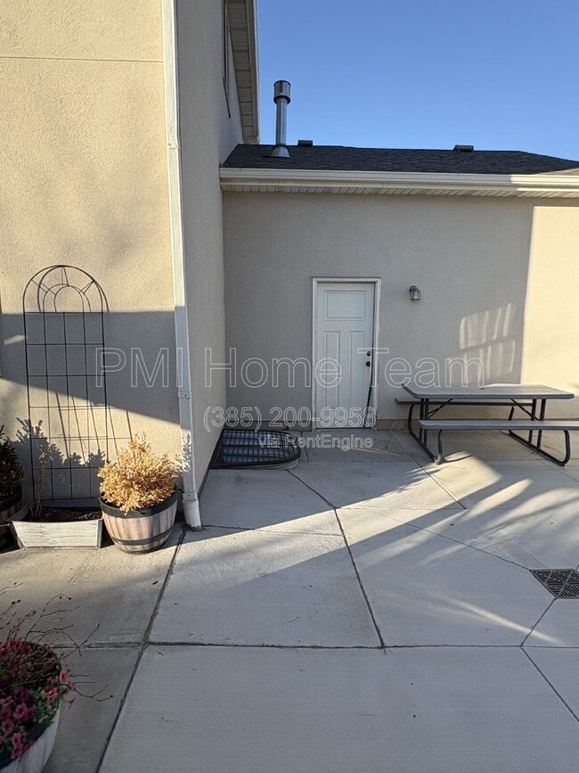 Building Photo - 651 W 1900 S