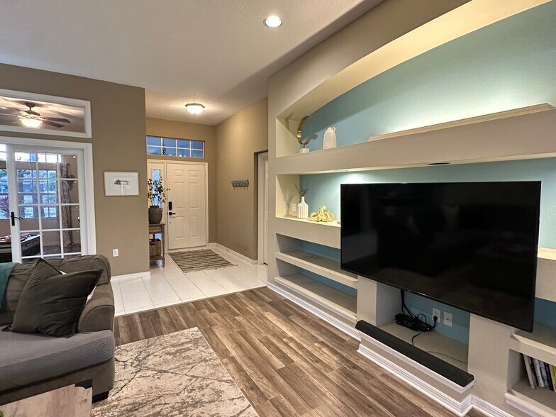 Building Photo - 5738 39th Street Cir E