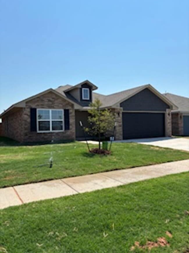 Building Photo - Must See!! First Month Free!