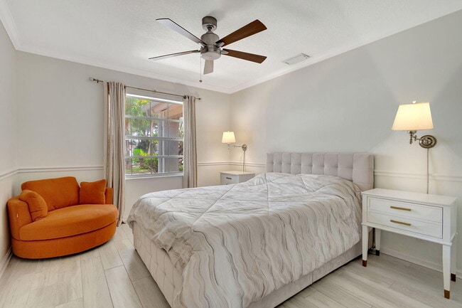 Building Photo - 15 Admirals Ct