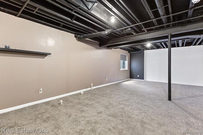 Building Photo - 68 Biltmore Blvd