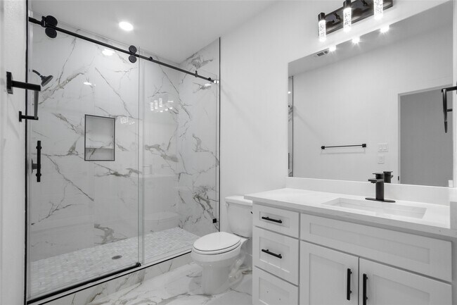 Building Photo - 6623 Cohn St