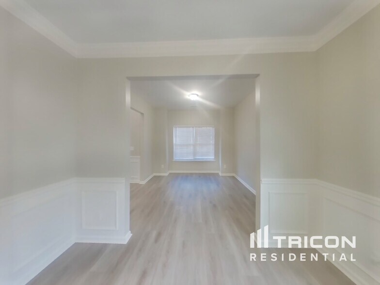 Building Photo - 460 Canyon Way SW