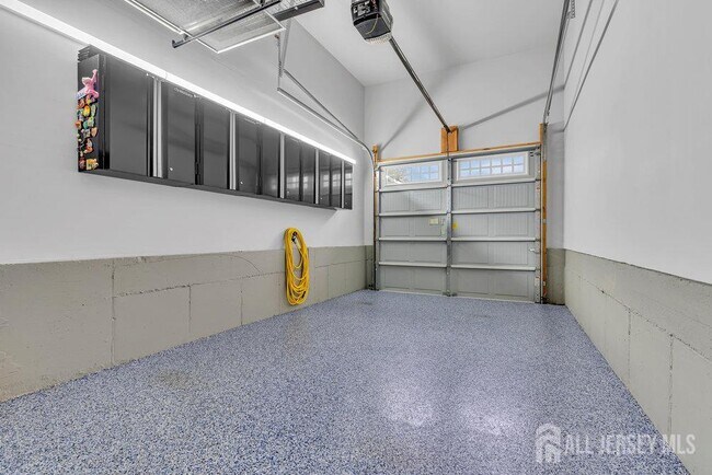 Building Photo - 47 McCormick Ave N