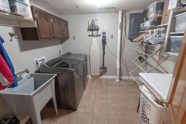 Building Photo - 2500 Bluff Blvd