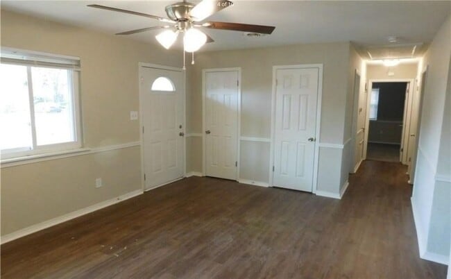 Building Photo - 37 Centerwood St