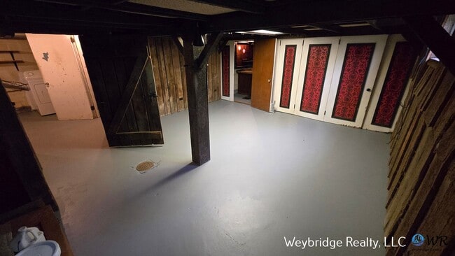 Building Photo - Updated 3 Bedroom 2 Full Bath House in the...