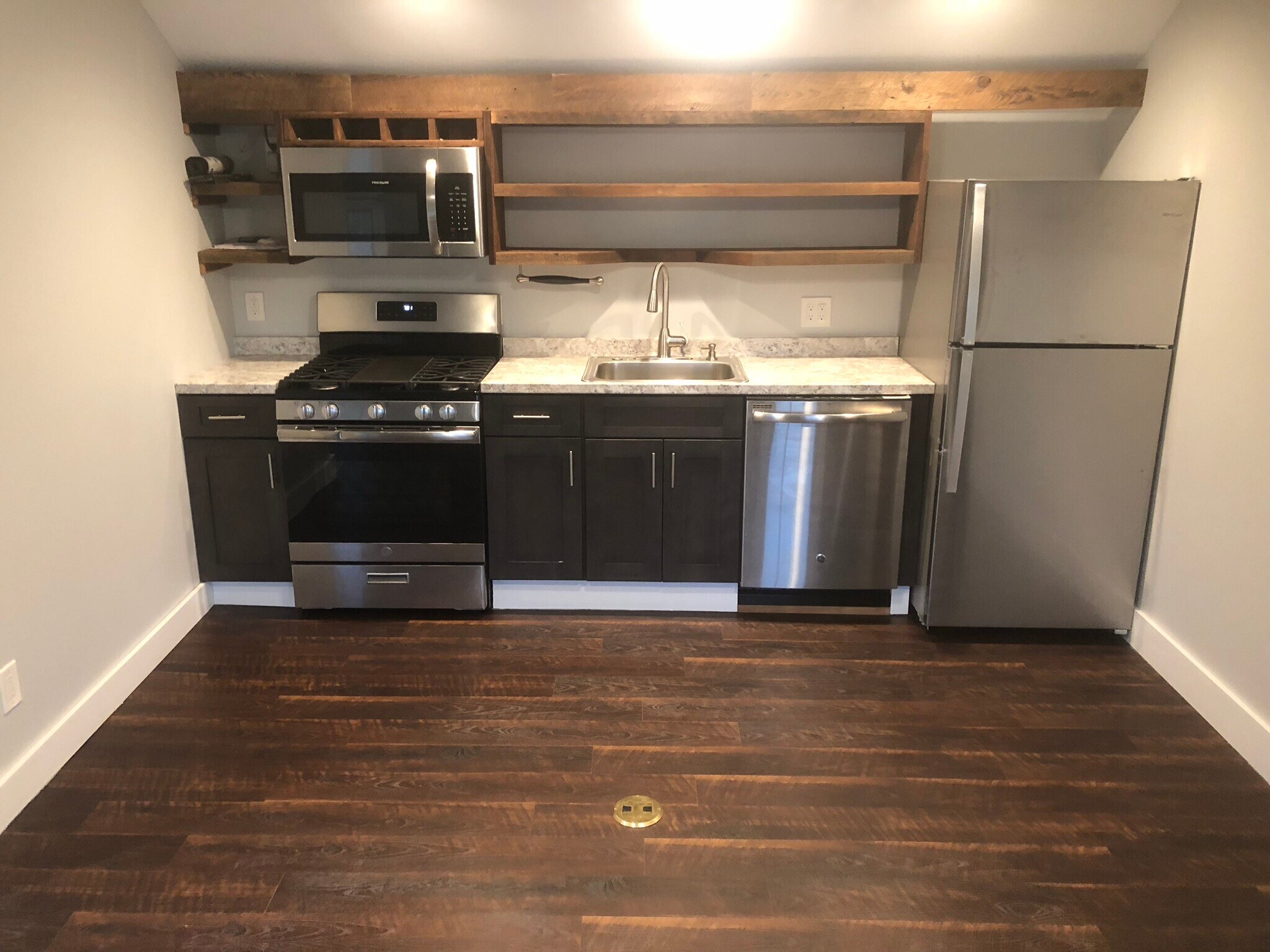 Building Photo - 91 S 91st St