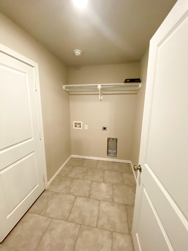 Building Photo - 13803 Quanah Ave