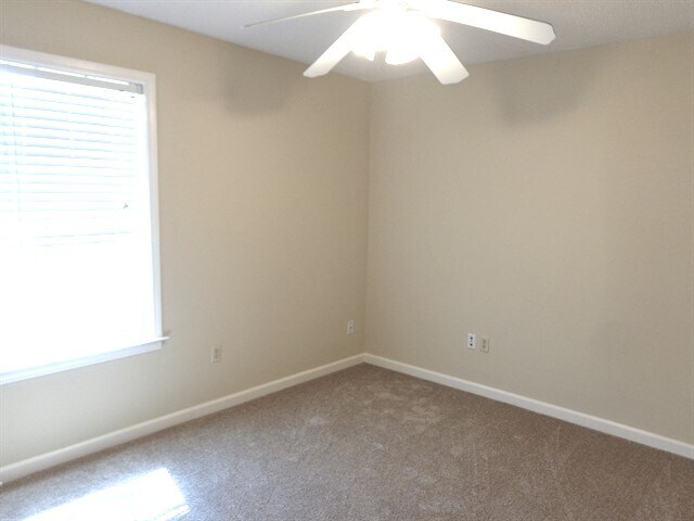 Building Photo - 5026 Springtree Dr