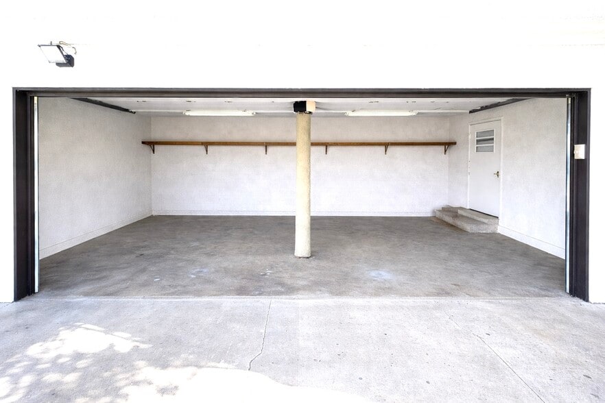 Building Photo - 1606 W 22nd St