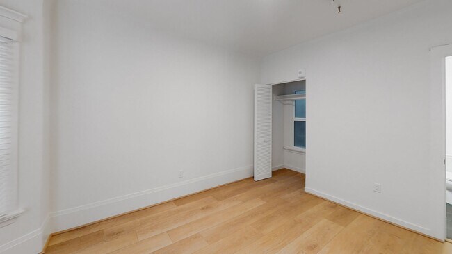 Building Photo - 903 Pine St