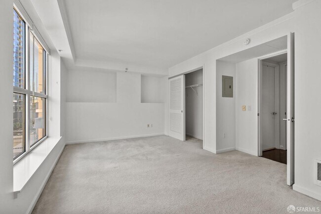 Building Photo - 400 Beale St