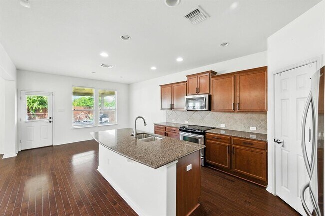 Building Photo - 16300 Travesia Way