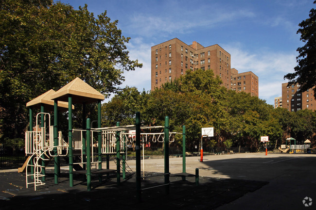 Playground - Riverton Square