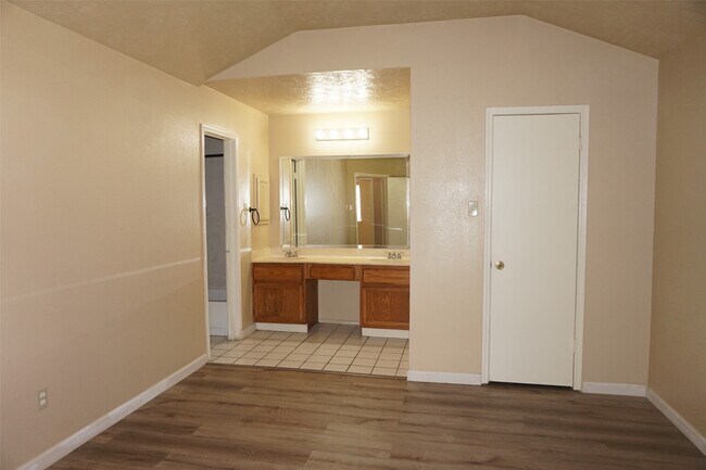 Building Photo - 6023 Woodmancote Dr