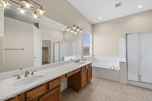 Building Photo - 2619 E Hazeltine Way