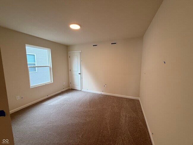 Building Photo - 3828 Sterling Dr