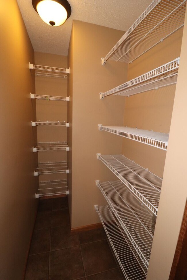 Building Photo - Country House for rent