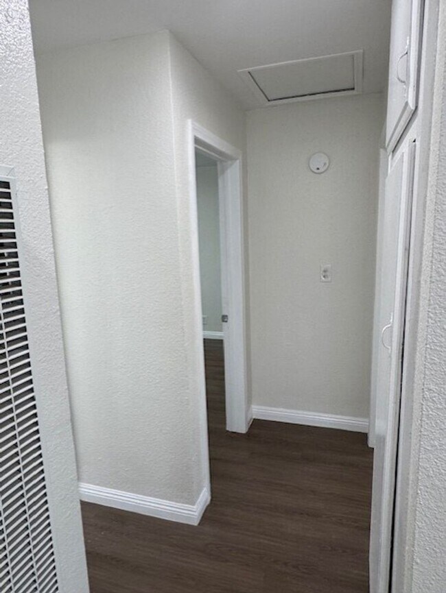 Building Photo - 2425 W Cameron St