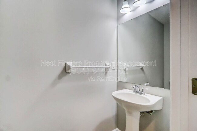 Building Photo - 409 S Hidden Tree Dr