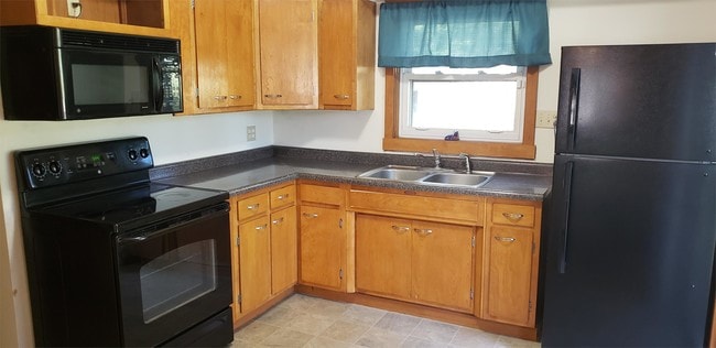 Building Photo - 914 N Chicago Ave