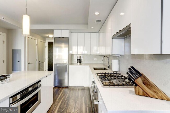 Building Photo - 1311 13th St NW