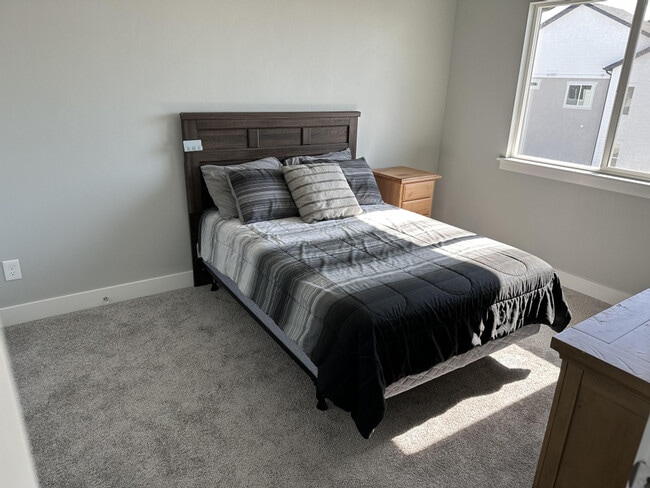 Building Photo - 1353 N 3740 W