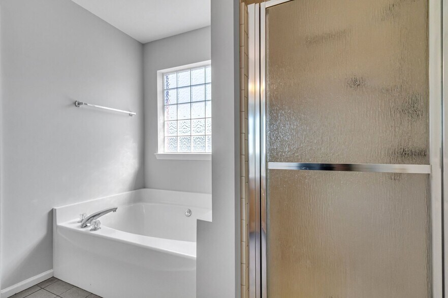 Building Photo - 207 Andy Johns Dr