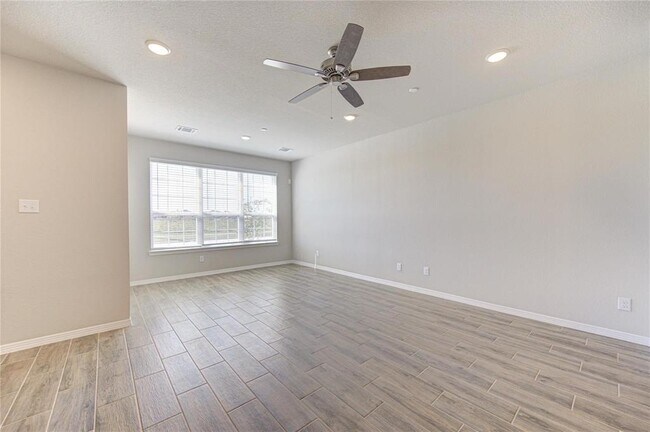 Building Photo - 8006 Scanlan Trce
