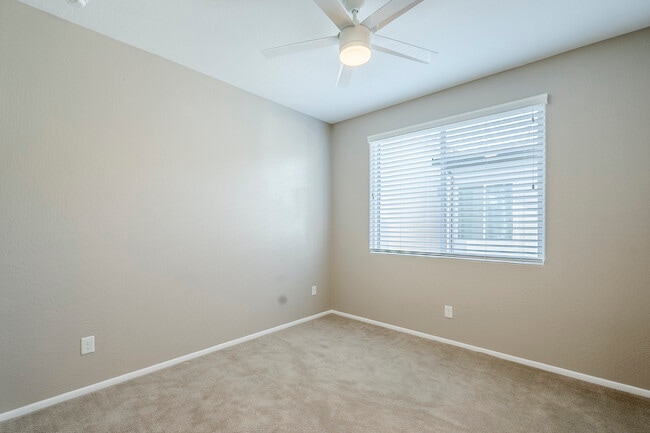Building Photo - 7050 W Carter Dr