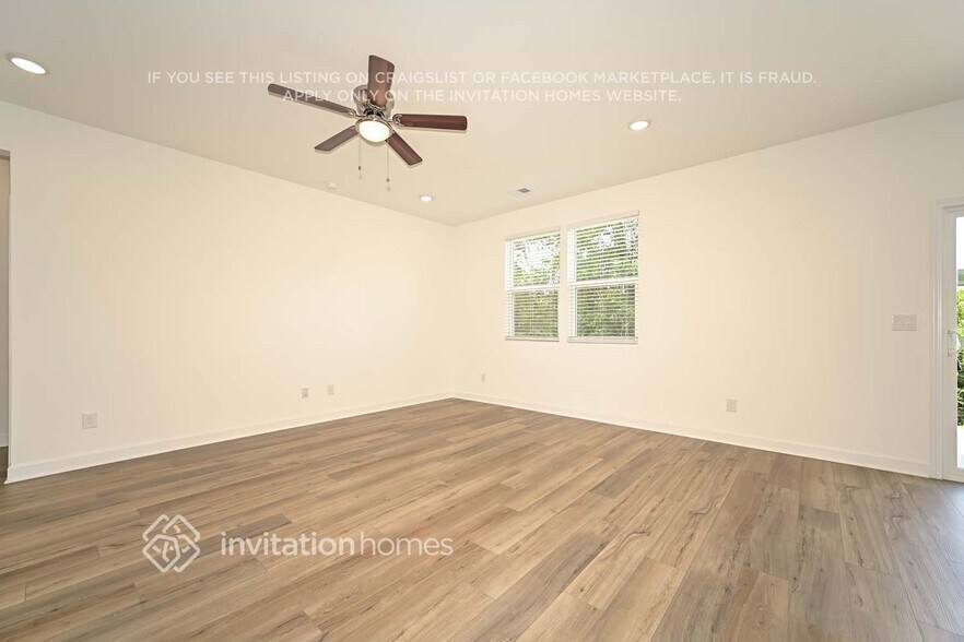 Building Photo - 204 E Millbrook Dr
