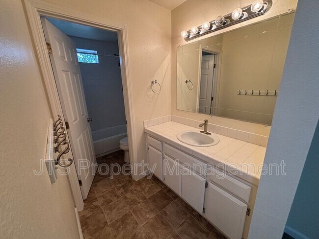 Building Photo - 2515 Merrychase Dr