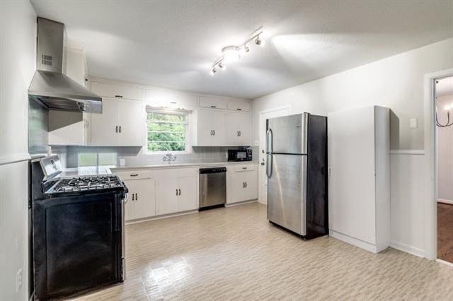 Building Photo - 9831 Mercer Dr