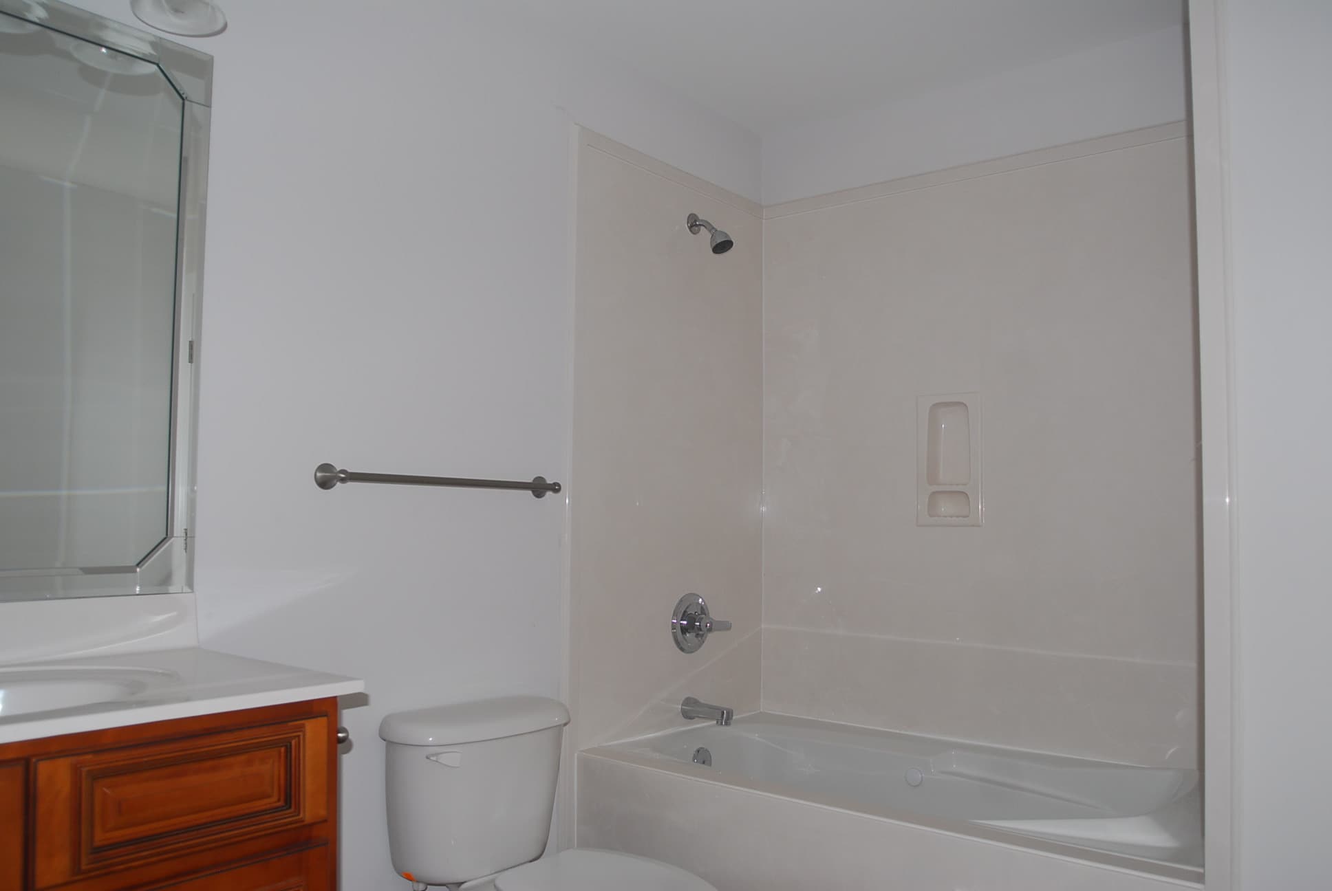 Building Photo - 3460 Riverbend Cv
