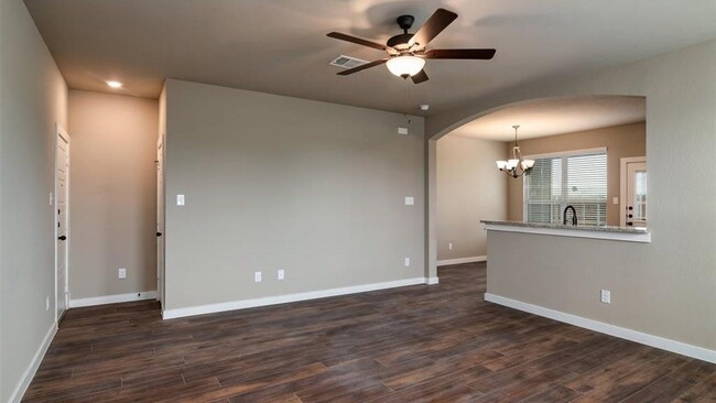 Building Photo - 600 Harvest Moon Dr