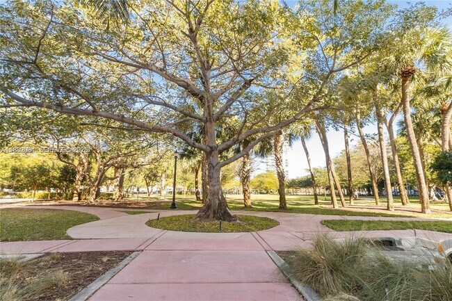 Building Photo - 3 Island Ave