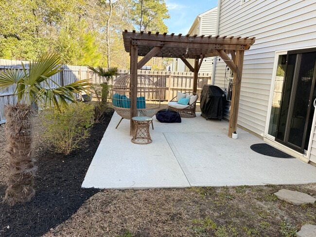 Building Photo - 9339 Vineyard Grove Ln NE