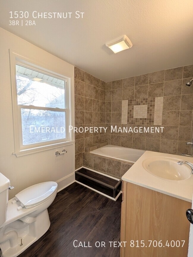 Building Photo - 1530 Chestnut St