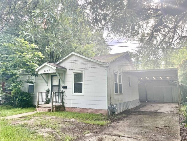 Building Photo - 5812 Beechwood Dr
