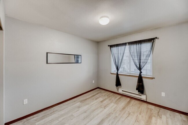 Building Photo - 2BR/2BA Everett Condo: Fresh Updates + Gated Access!