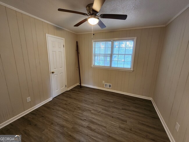 Building Photo - 318 Tate St