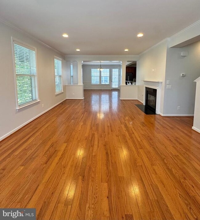 Building Photo - 2048 Blunt Lane