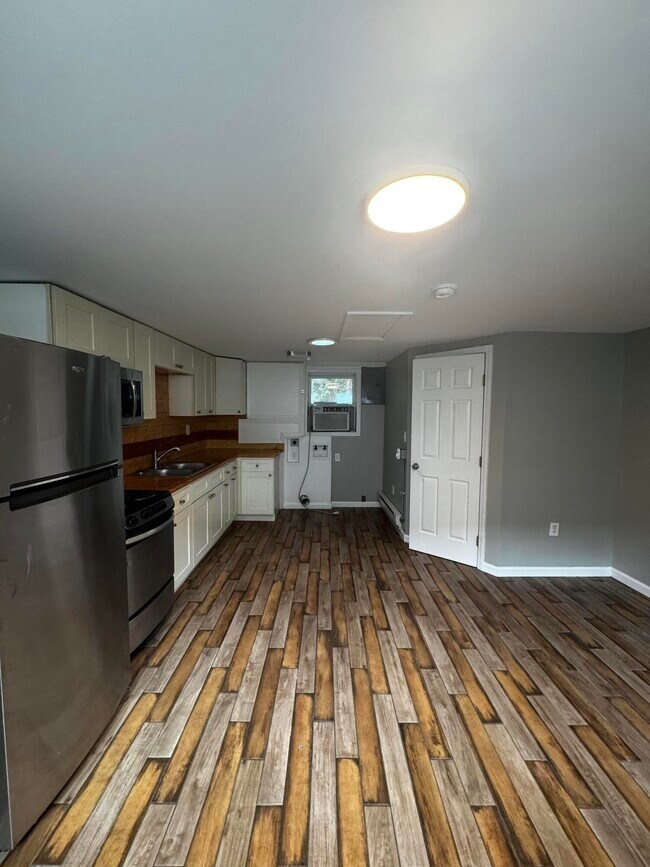 Building Photo - 759 Dakota St