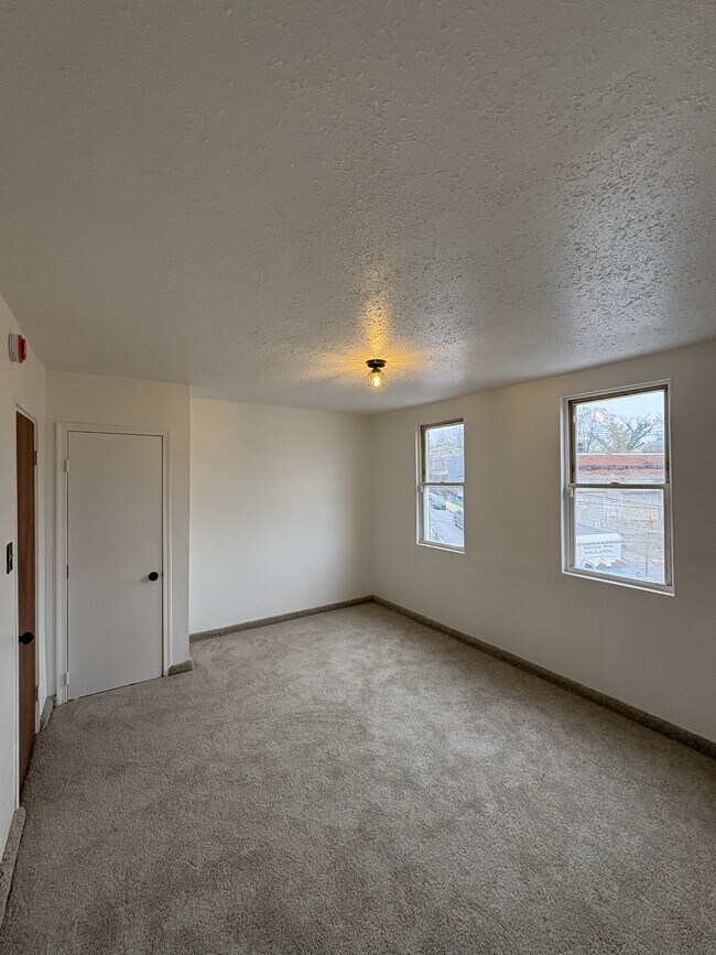 Building Photo - 5504 Devon St