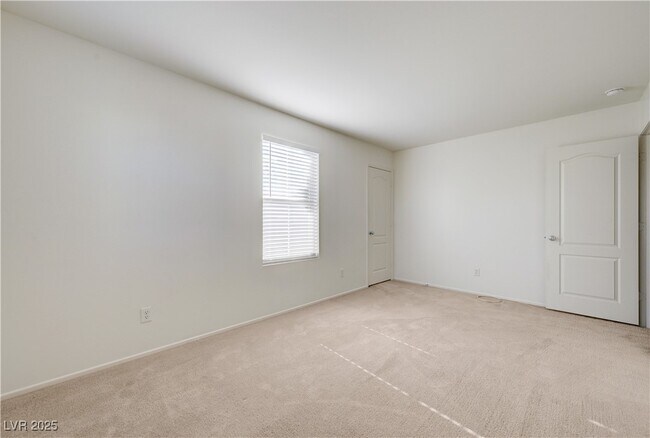Building Photo - 9252 Valley Ranch Ave