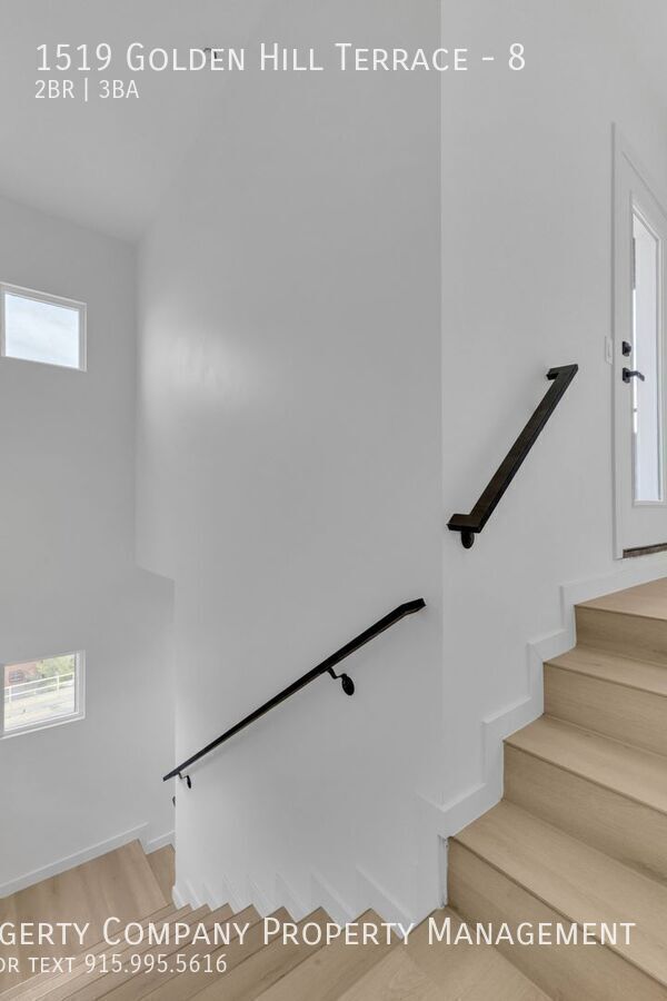 Building Photo - 1519 Golden Hill Ter