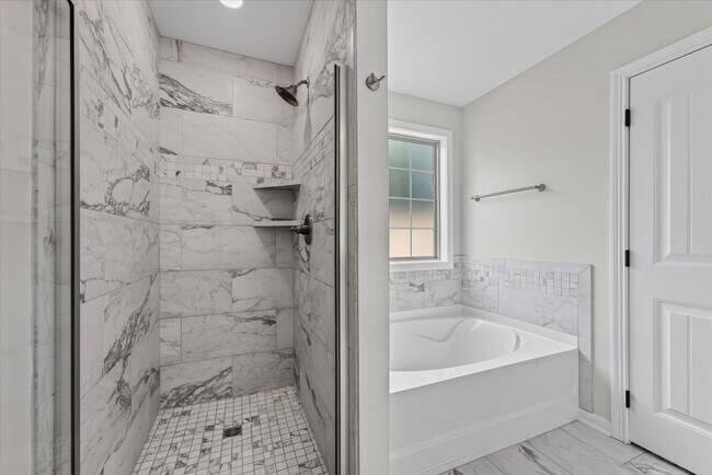 Building Photo - Like New Three Bedroom with Bonus!