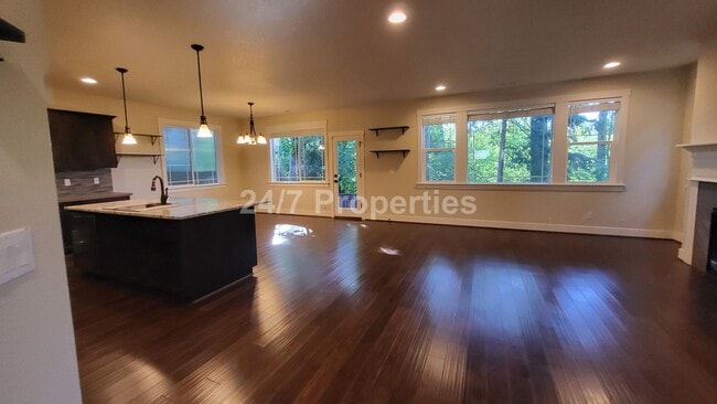 Building Photo - Picturesque 4BD | 2.5 BA - South Beaverton
